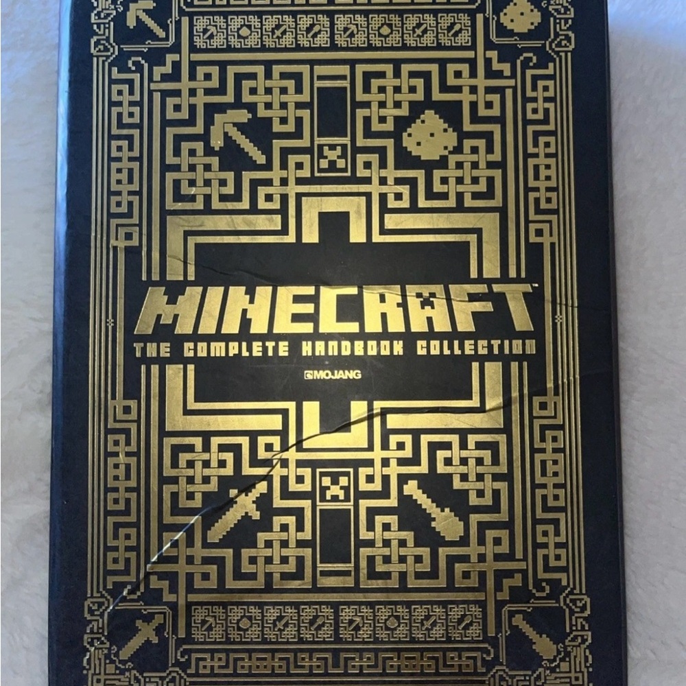Minecraft Handbook Collection - Black and Gold